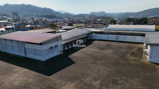 Galpão / Depósito / Armazém para venda ou aluguel, 5450m² no Barra do Rio Cerro, Jaraguá do Sul