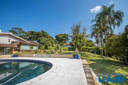 Sobrado com 4 Quartos à venda, 648m² no Vila Santista, Atibaia