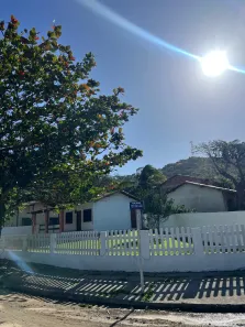 Casa de Condomínio com 2 Quartos para alugar, 70m² no Peró, Cabo Frio