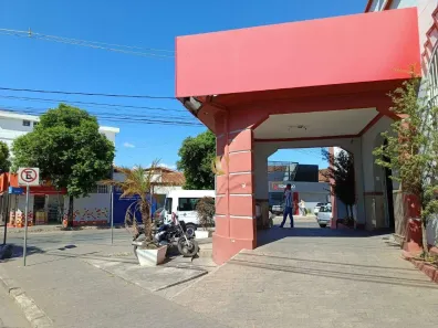 Prédio Inteiro à venda, 1650m² no Centro, Sete Lagoas