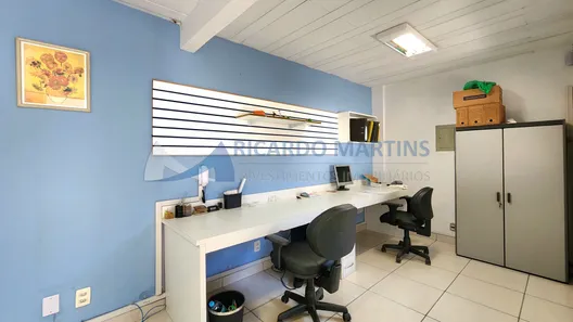 Galpão / Depósito / Armazém para venda ou aluguel, 250m² no Vila Emil, Mesquita
