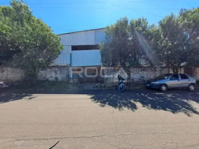 Galpão / Depósito / Armazém para venda ou aluguel, 760m² no Jardim Munique, São Carlos