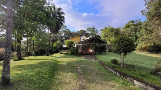 Fazenda / Sítio / Chácara com 6 Quartos à venda, 432m² no Chácaras Bartira, Embu das Artes