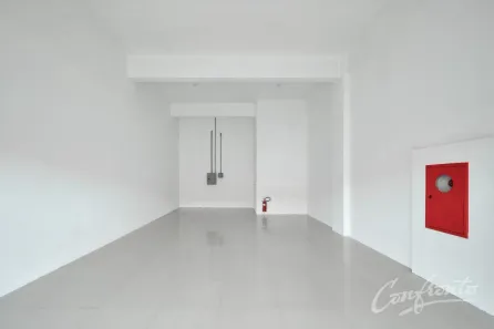 Loja / Salão / Ponto Comercial para alugar, 51m² no Bacacheri, Curitiba