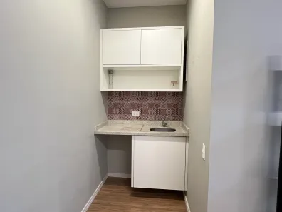 Conjunto Comercial / Sala para alugar, 37m² no Centro, Curitiba