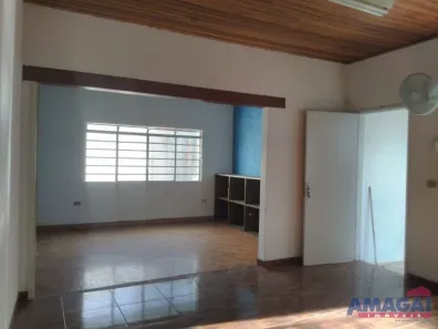 Casa Comercial para alugar, 200m² no Centro, Jacareí