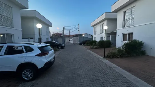 Casa de Condomínio com 2 Quartos à venda, 111m² no Reneville, Mairinque