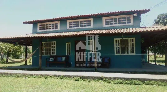 Fazenda / Sítio / Chácara com 3 Quartos à venda, 210m² no Caxito, Maricá