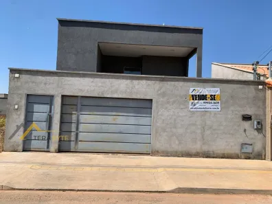 Sobrado com 3 Quartos à venda, 200m² no Residencial Recanto das Emas, Goiânia