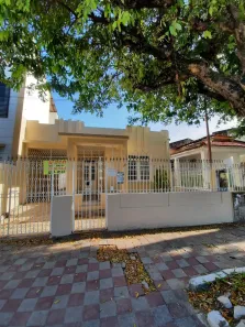 Casa com 4 Quartos para alugar, 182m² no São José, Aracaju