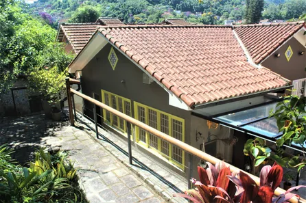 Casa com 3 Quartos à venda, 143m² no Castelanea, Petrópolis