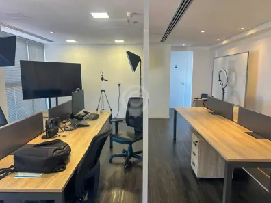 Conjunto Comercial / Sala para alugar, 77m² no Centro, Itatiba