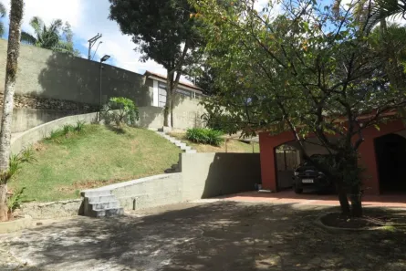 Fazenda / Sítio / Chácara com 3 Quartos à venda, 258m² no Chácaras Lidia, Embu das Artes