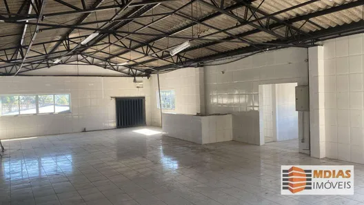 Galpão / Depósito / Armazém para venda ou aluguel, 700m² no Vila Santa Maria, Itapecerica da Serra