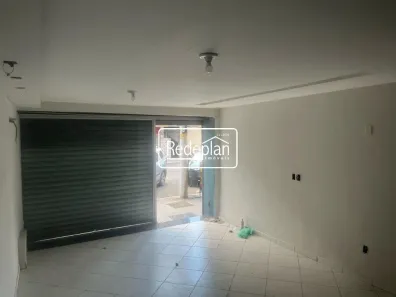 Loja / Salão / Ponto Comercial para alugar, 131m² no Aterrado, Volta Redonda