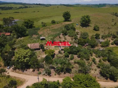 Fazenda / Sítio / Chácara com 3 Quartos à venda, 237m² no Chácara Marambaia, Caçapava
