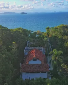 Casa com 4 Quartos para alugar, 380m² no Armação, Penha