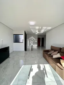 Sobrado com 4 Quartos à venda, 220m² no Guará II, Brasília