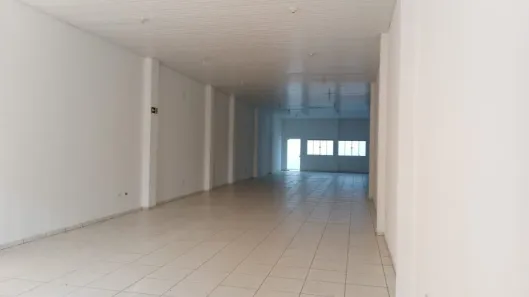 Loja / Salão / Ponto Comercial para alugar, 240m² no Vila Nova, Arapongas