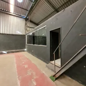 Galpão / Depósito / Armazém à venda, 500m² no BNH, Mesquita