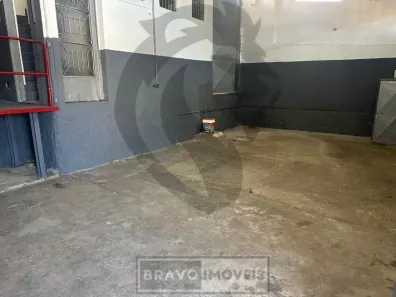 Galpão / Depósito / Armazém para alugar, 300m² no Serraria, Diadema