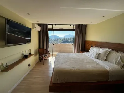 Cobertura com 4 Quartos à venda, 330m² no Valparaíso, Petrópolis
