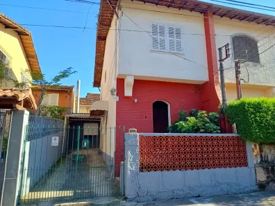 Casa com 2 Quartos para alugar, 100m² no Valparaíso, Petrópolis