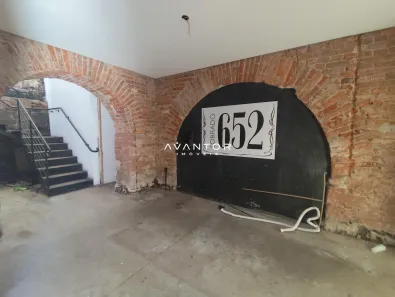 Prédio Inteiro com 2 Quartos para venda ou aluguel, 300m² no Nossa Senhora do Rosário, Santa Maria