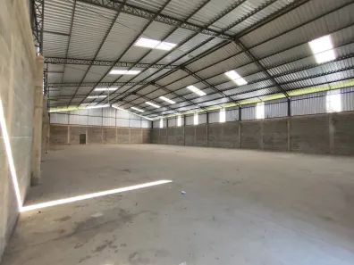 Galpão / Depósito / Armazém para alugar, 872m² no Jardim Meudon, Teresópolis