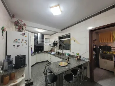 Apartamento com 3 Quartos à venda, 137m² no Centro, Divinópolis