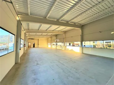 Conjunto Comercial / Sala para alugar, 300m² no Chico de Paulo, Jaraguá do Sul