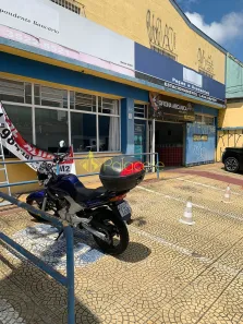 Galpão / Depósito / Armazém para venda ou aluguel, 734m² no Centro, Pindamonhangaba