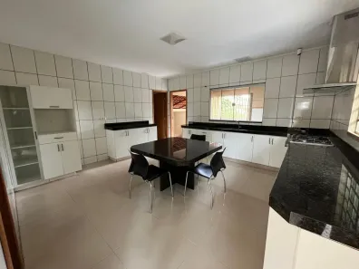 Casa com 3 Quartos à venda, 2500m² no Centro, Bela Vista de Goiás