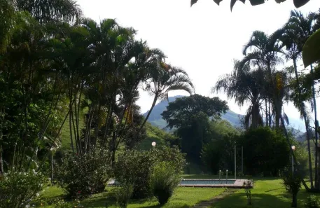 Fazenda / Sítio / Chácara com 5 Quartos à venda, 130m² no Arrozal, Piraí