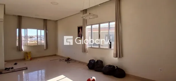 Apartamento com 3 Quartos para alugar, 115m² no Canelas, Montes Claros