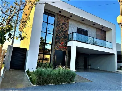 Casa de Condomínio com 4 Quartos à venda, 270m² no Jardim Paraíso, Maringá