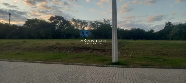 Terreno / Lote / Condomínio à venda, 379m² no São José, Santa Maria