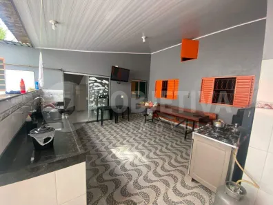 Galpão / Depósito / Armazém com 1 Quarto à venda, 230m² no Jardim Europa, Uberlândia