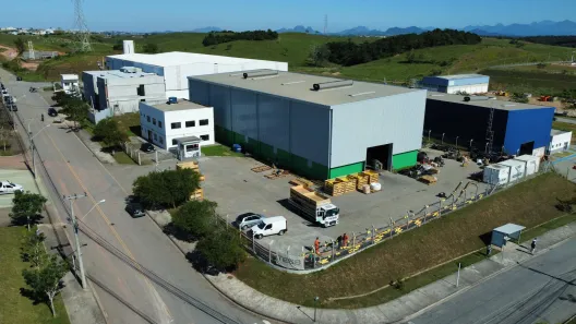Galpão / Depósito / Armazém à venda, 1300m² no Cabiúnas, Macaé