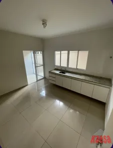 Casa com 3 Quartos para alugar, 118m² no Jardim dos Pinheiros, Atibaia