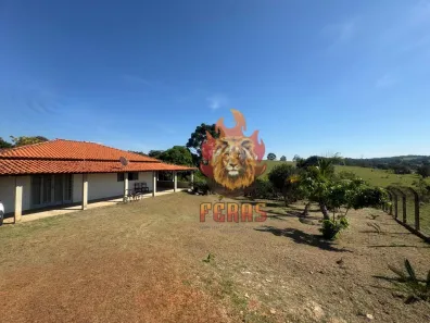Fazenda / Sítio / Chácara com 2 Quartos à venda, 200m² no , Sarapuí