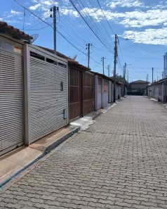 Casa de Condomínio com 2 Quartos à venda, 70m² no Ypiranga, Valparaíso de Goiás
