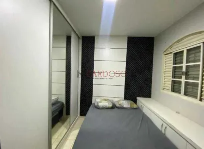 Sobrado com 5 Quartos à venda, 240m² no Guará II, Brasília