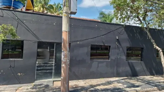 Loja / Salão / Ponto Comercial para alugar, 100m² no Jardim Araxá, Marília