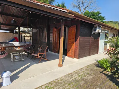 Casa de Condomínio com 3 Quartos para venda ou aluguel, 200m² no Horto Florestal, Ubatuba
