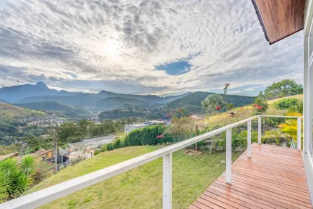 Casa de Condomínio com 3 Quartos à venda, 254m² no Nogueira, Petrópolis