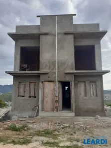 Sobrado com 2 Quartos à venda, 113m² no Jardim Bandeirantes, Poços de Caldas