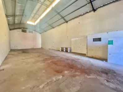 Galpão / Depósito / Armazém à venda, 280m² no Jardim Vitória, Marília