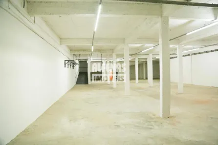 Galpão / Depósito / Armazém à venda, 1300m² no Santa Marta, Ribeirão das Neves