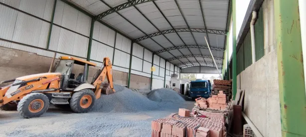 Galpão / Depósito / Armazém à venda, 360m² no Esmeraldas, Esmeraldas